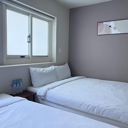 Hotel 微趣 Wechill Tainan Esterno foto
