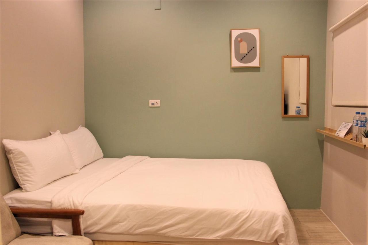Hotel 微趣 Wechill Tainan Esterno foto