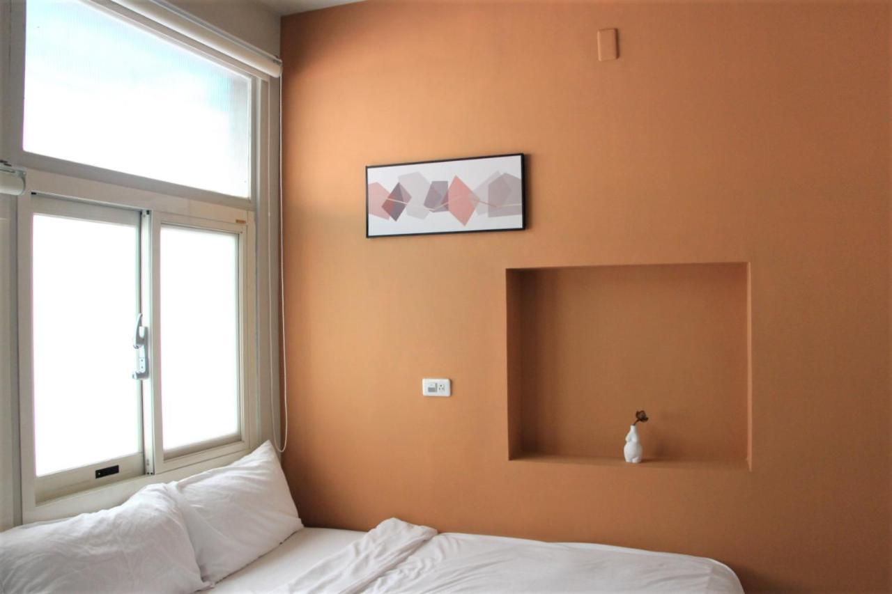 Hotel 微趣 Wechill Tainan Esterno foto