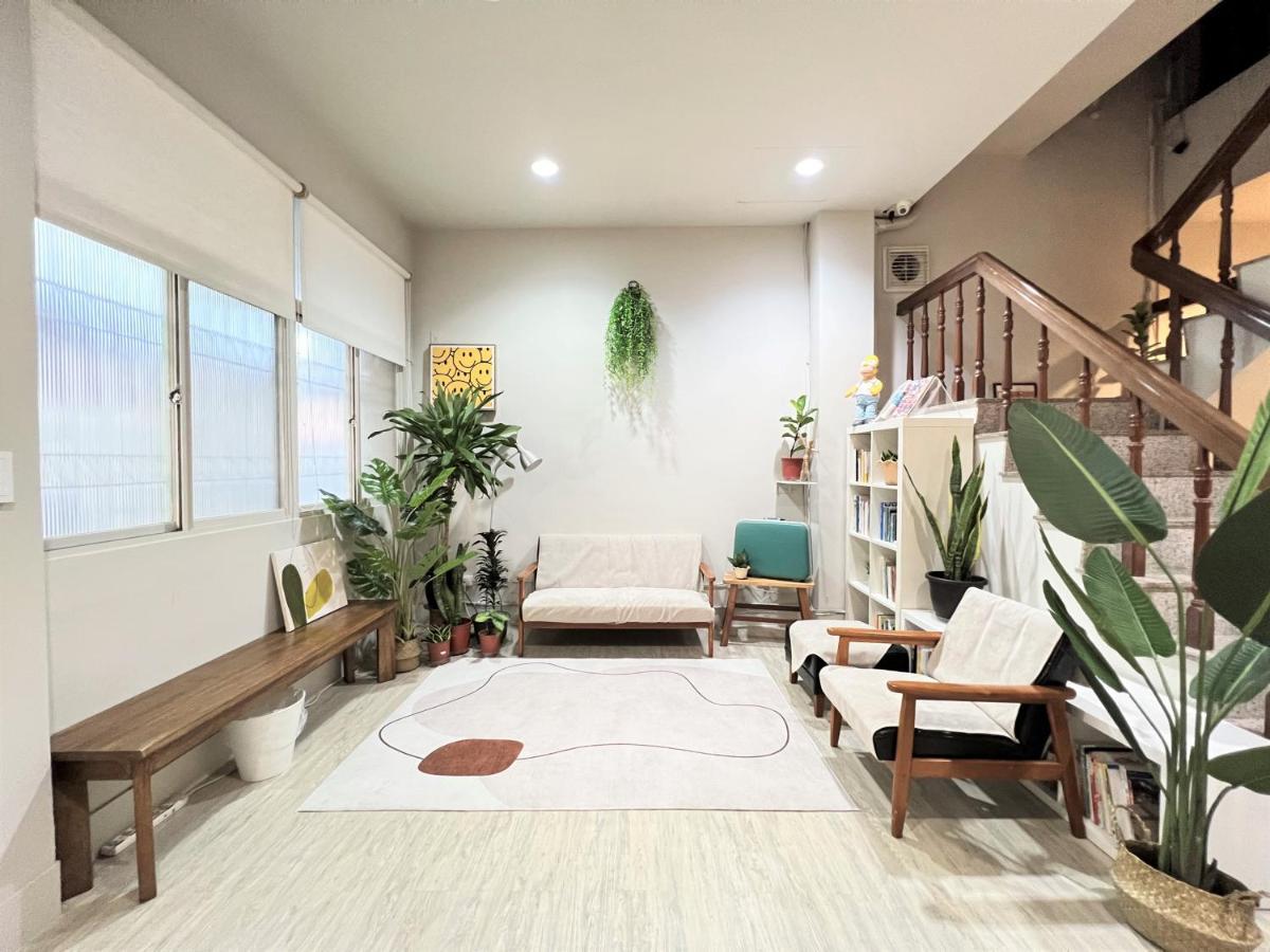 Hotel 微趣 Wechill Tainan Esterno foto