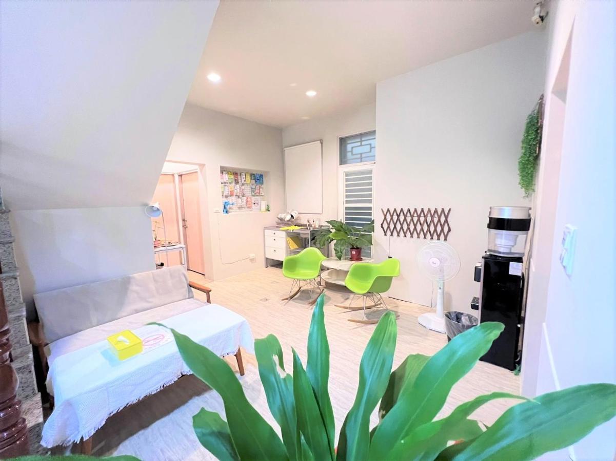 Hotel 微趣 Wechill Tainan Esterno foto
