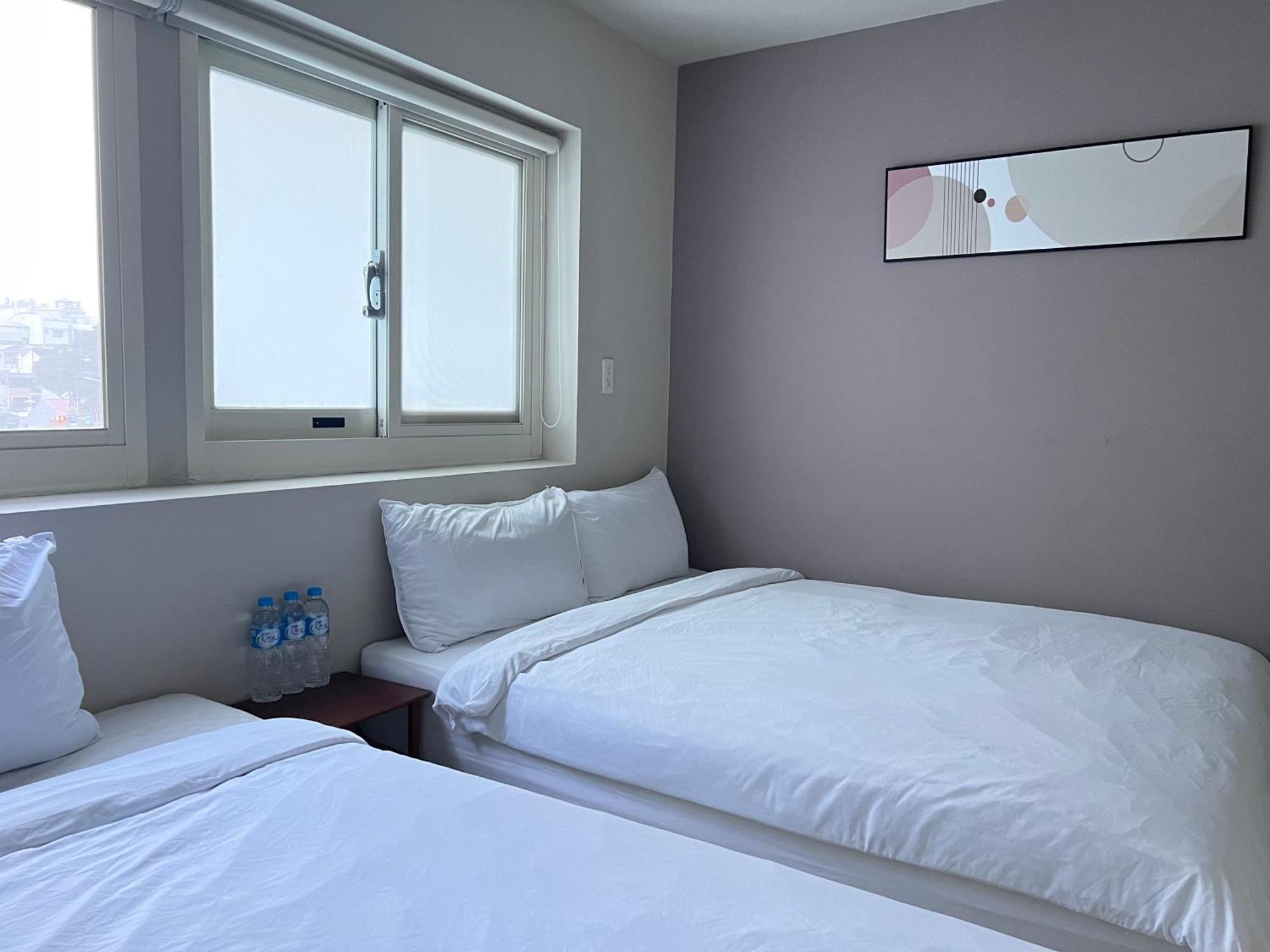 Hotel 微趣 Wechill Tainan Esterno foto