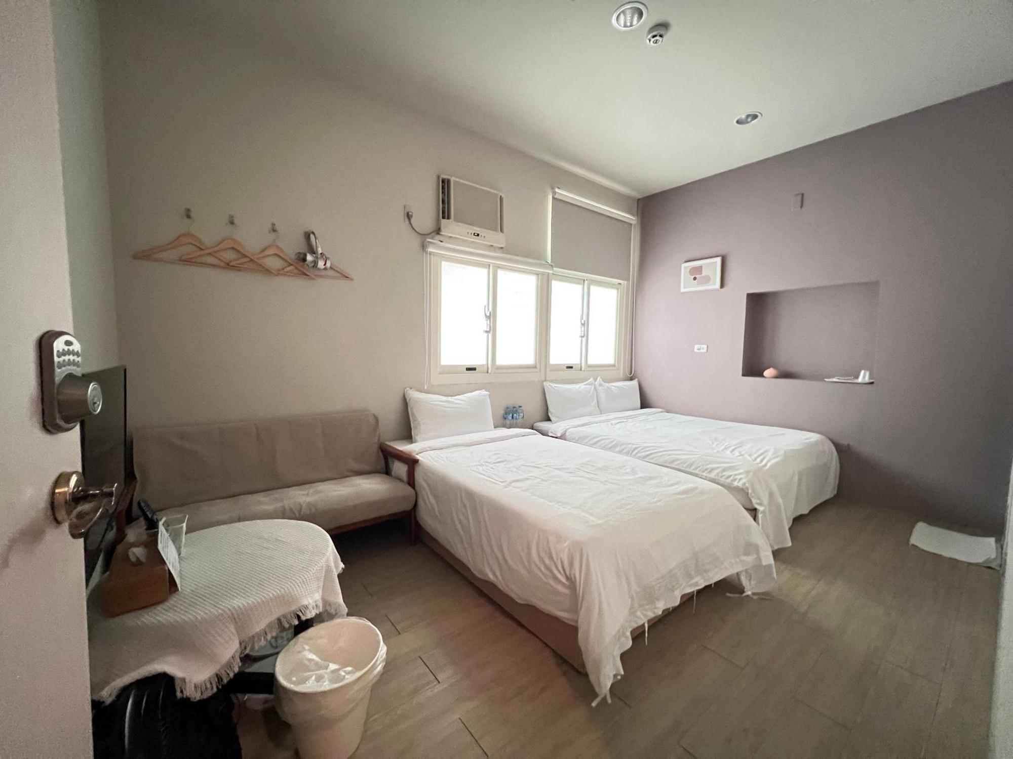 Hotel 微趣 Wechill Tainan Esterno foto