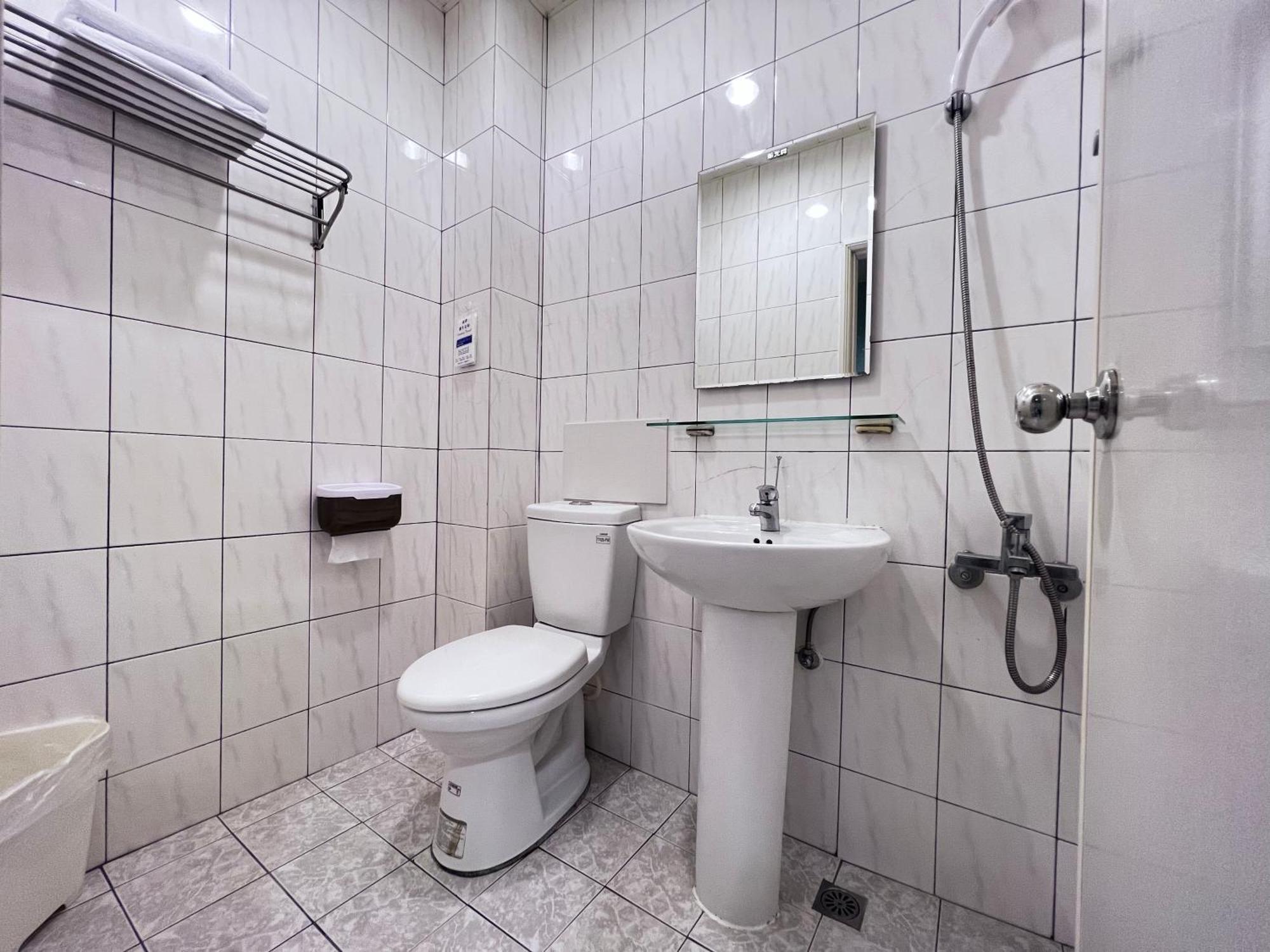 Hotel 微趣 Wechill Tainan Esterno foto