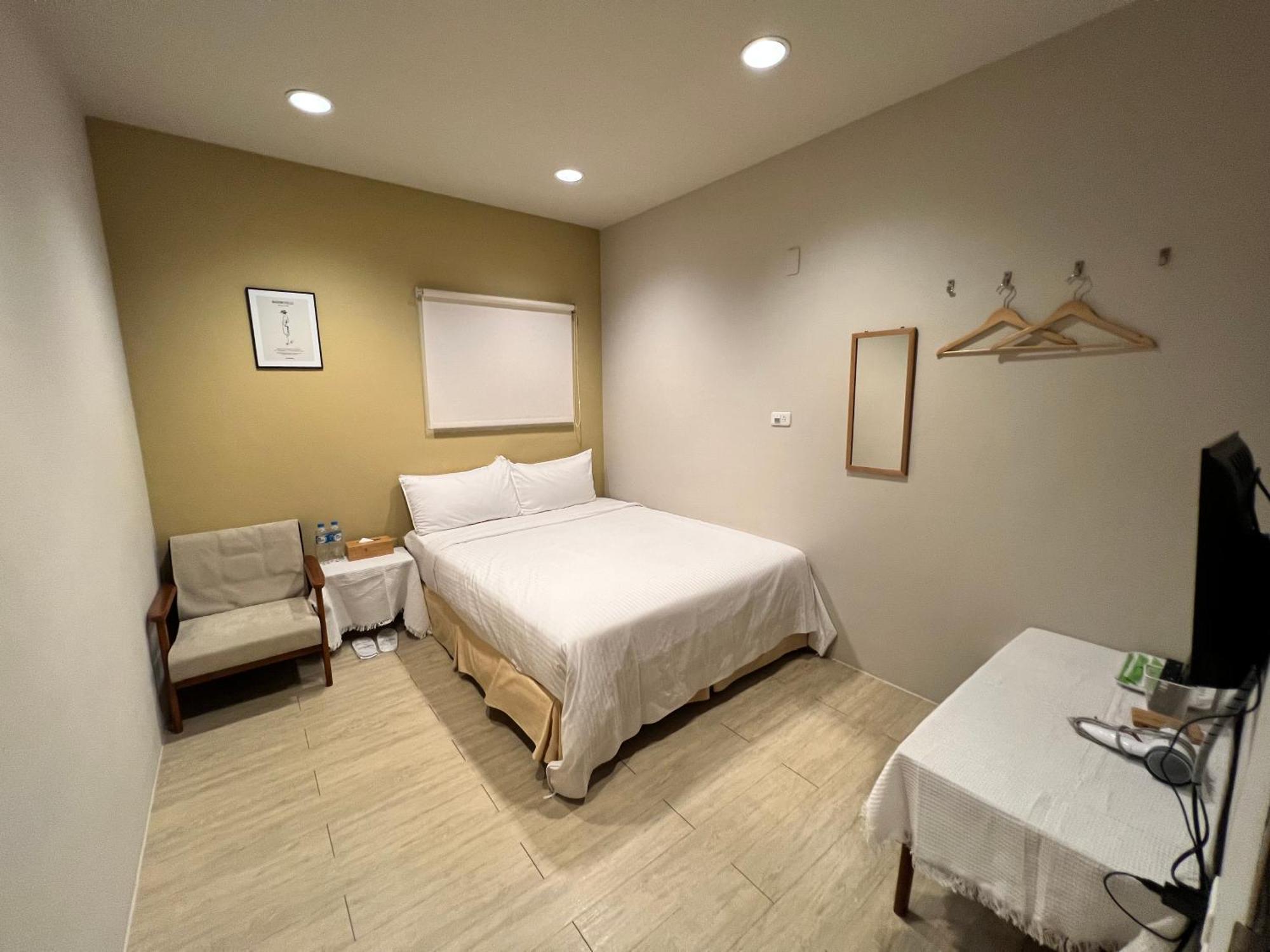 Hotel 微趣 Wechill Tainan Esterno foto