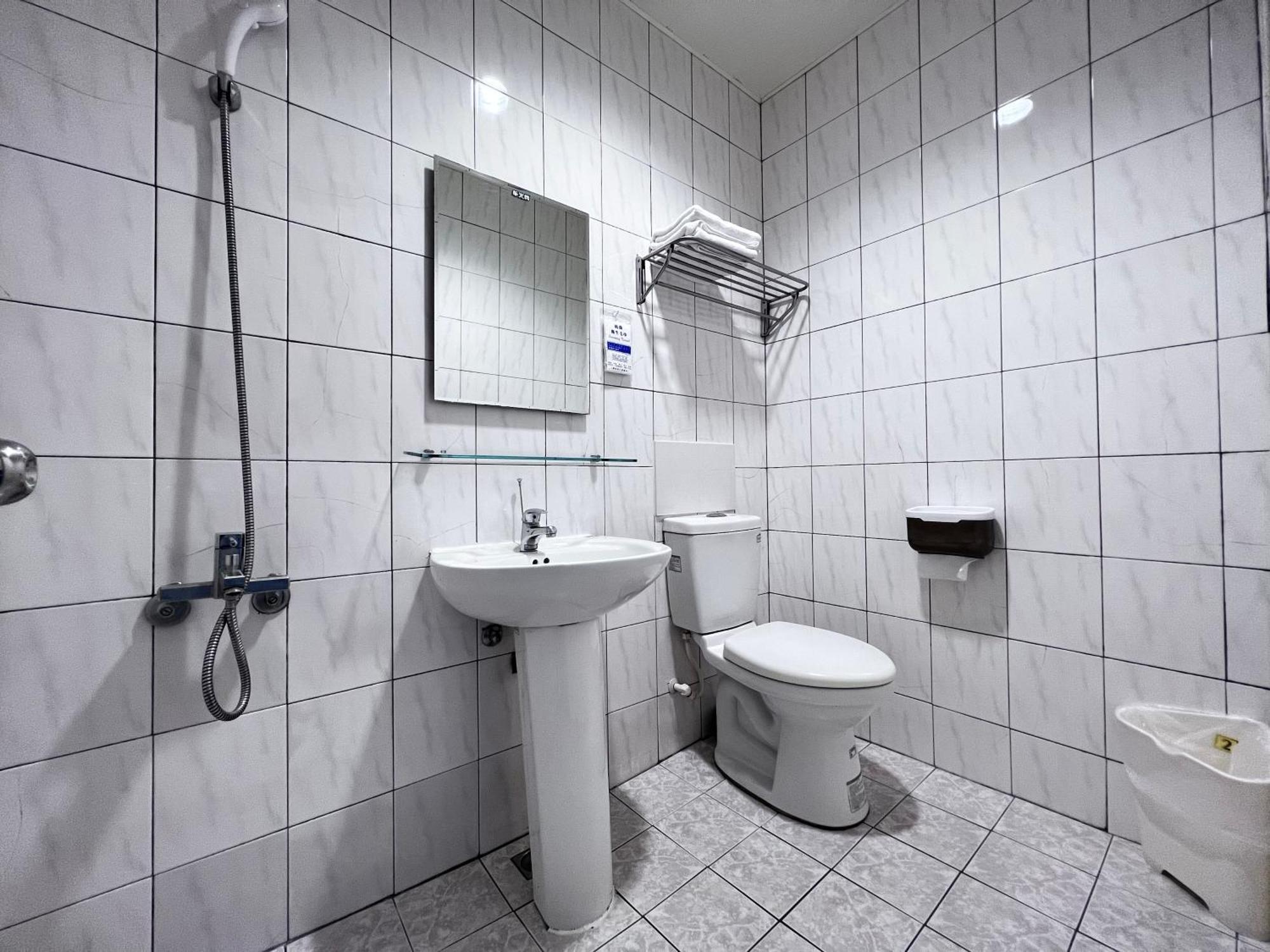 Hotel 微趣 Wechill Tainan Esterno foto