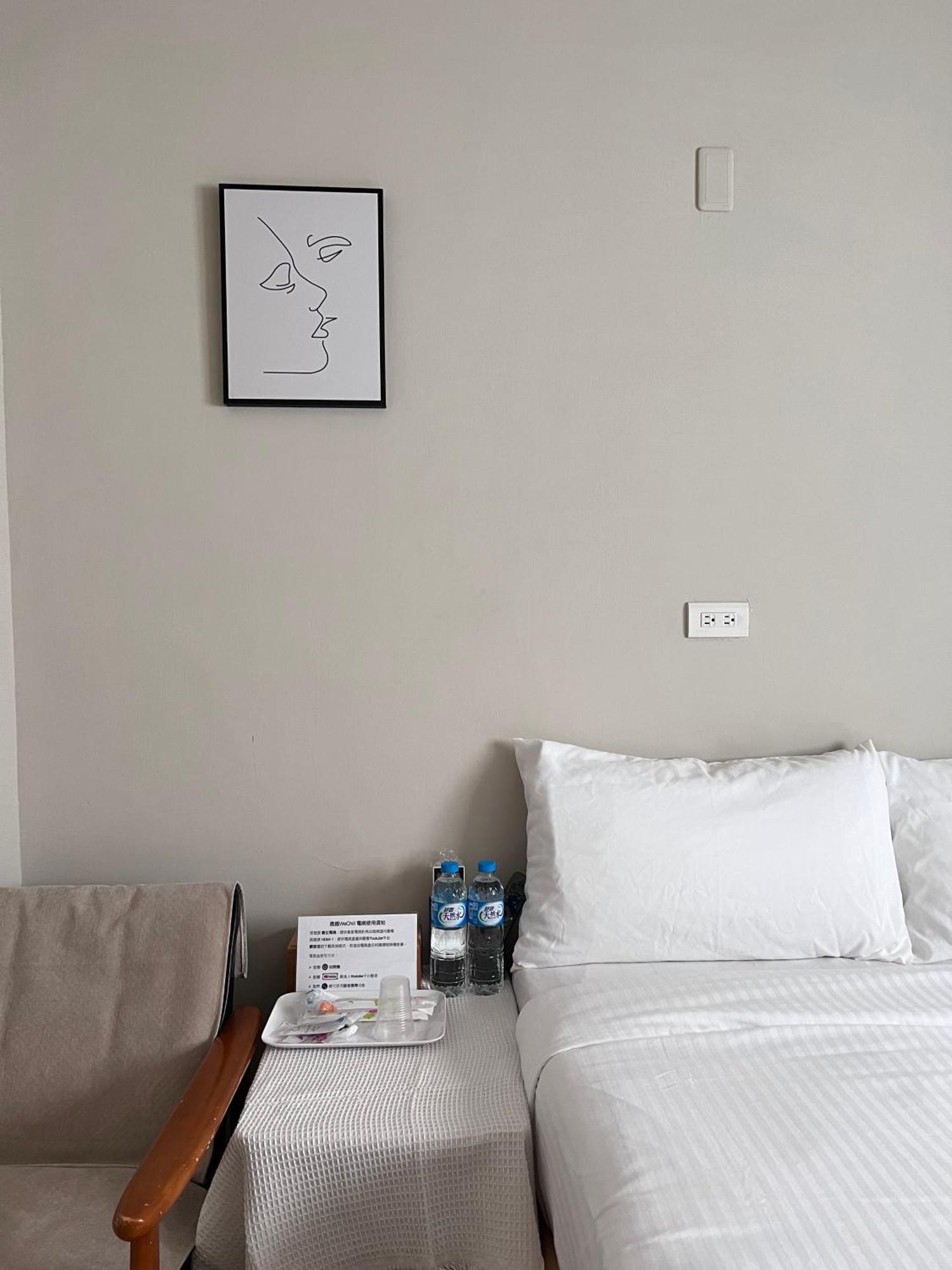 Hotel 微趣 Wechill Tainan Esterno foto