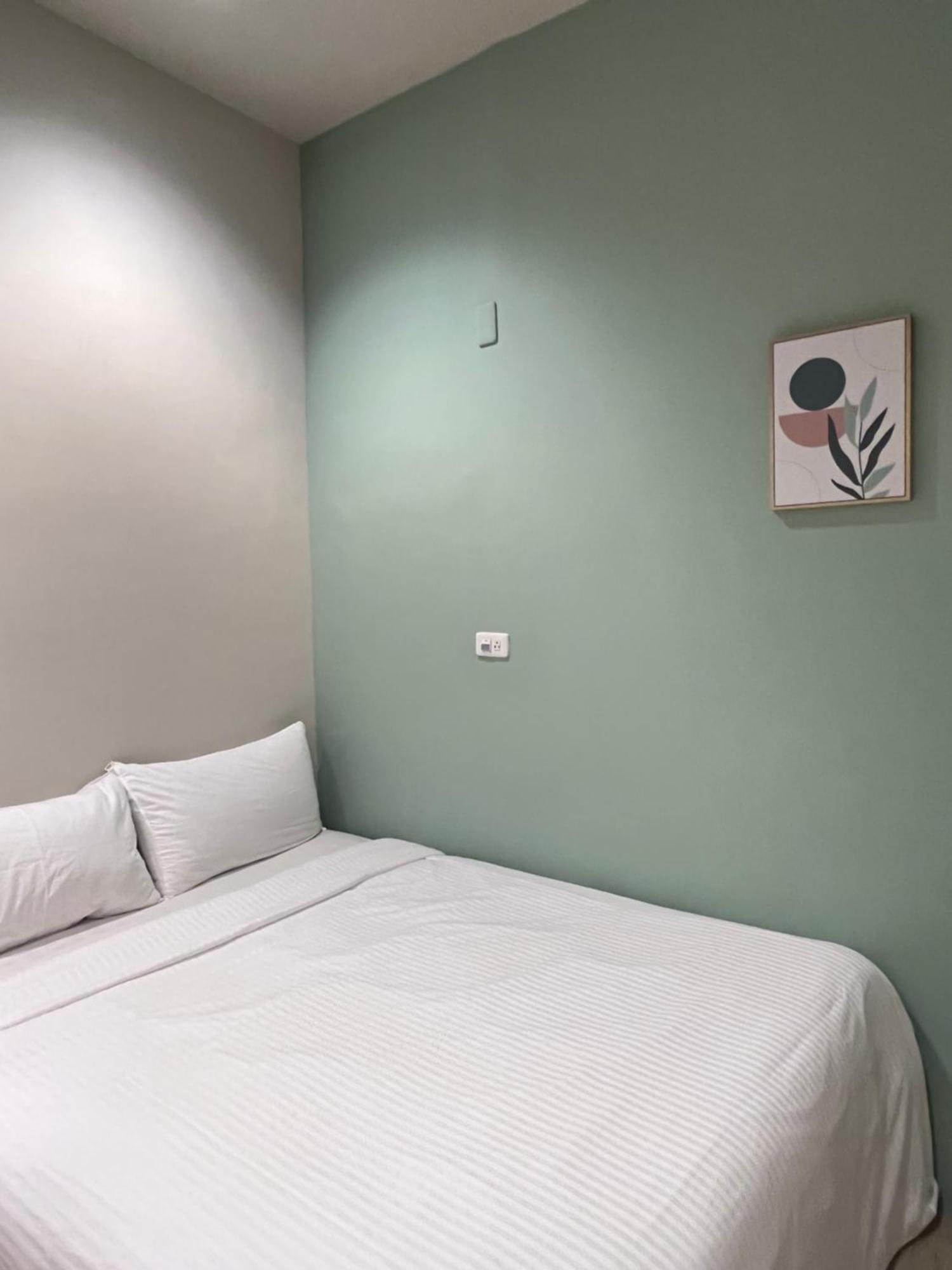 Hotel 微趣 Wechill Tainan Esterno foto