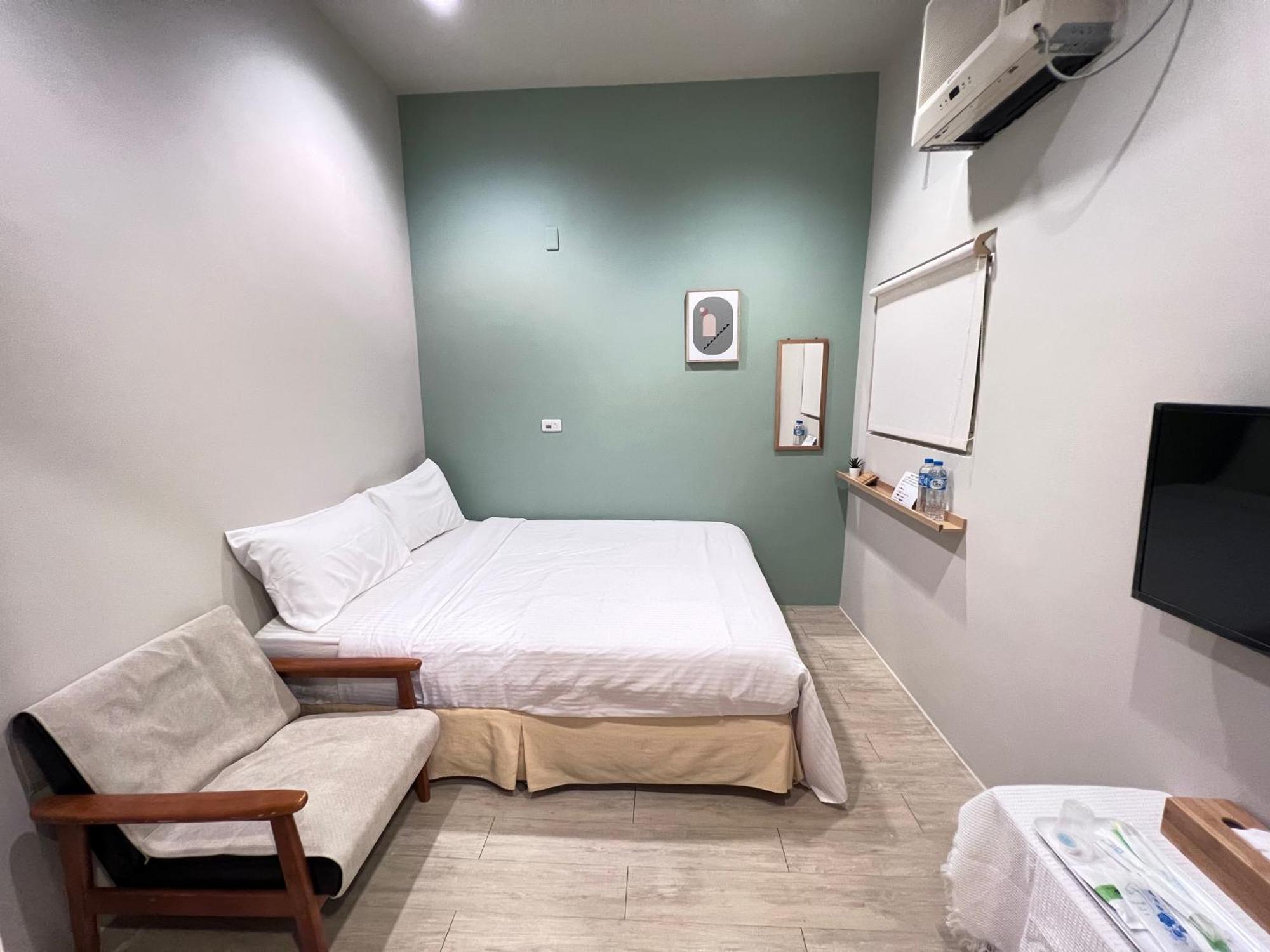 Hotel 微趣 Wechill Tainan Esterno foto