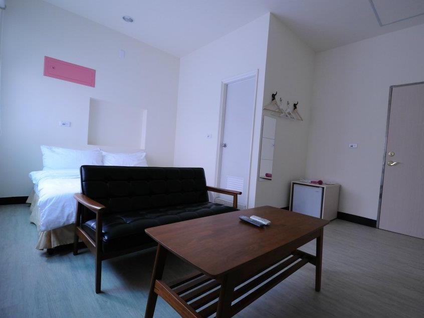 Hotel 微趣 Wechill Tainan Esterno foto